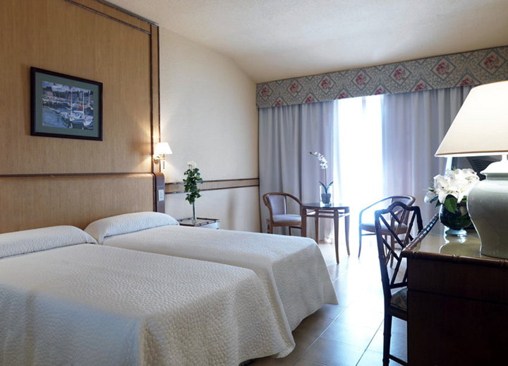Hotel Intur Orange
