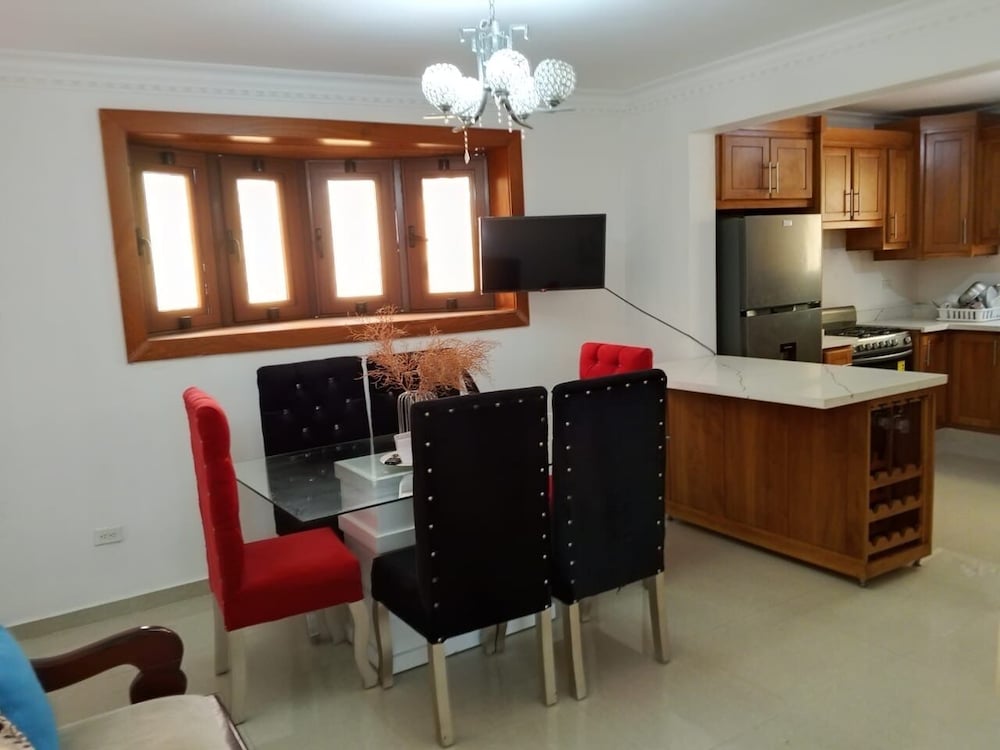 Hotel Enjoy Huge 4 Bedrooms And 3 Bathrooms