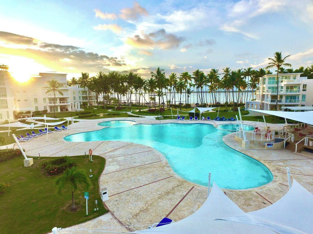 Hotel Residencial La Ensenada, On Playa Nueva Romana