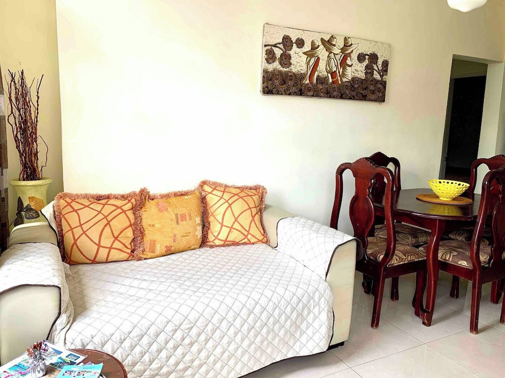 Hotel Higuey Center City, Candyland