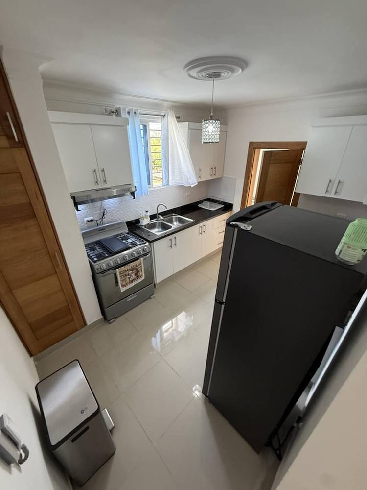 Hotel 2Br Apt Near Homs & Airport W Parking W Wifi