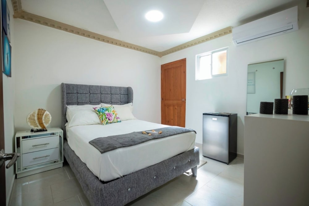 Hotel Room-Central 1Bd And Bth With Common Pic