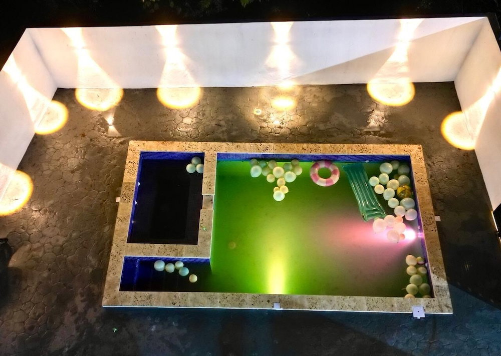 Hotel Villa Stephanie Your Perfect Getaway With Free Pool Table
