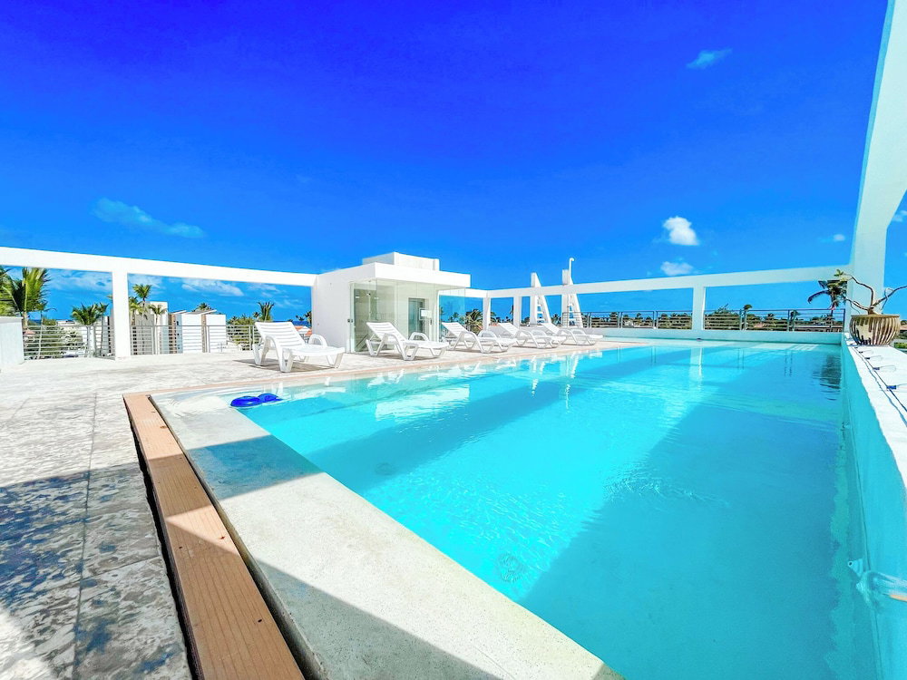 Hotel Studios And Suites Ducassi Rooftop Pool