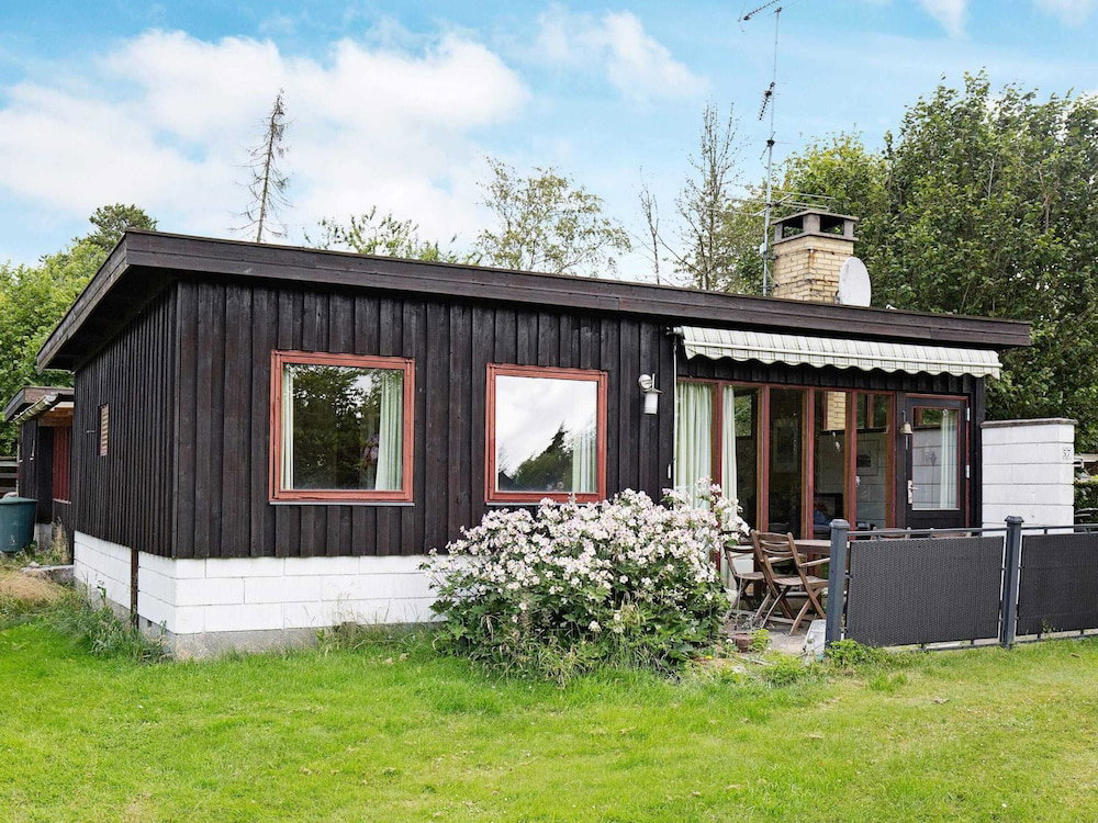 Hotel 6 Person Holiday Home In Gilleleje-By Traum