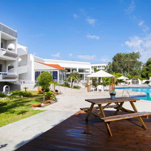 Sejur Happy Days Hotel vacanta Theologos