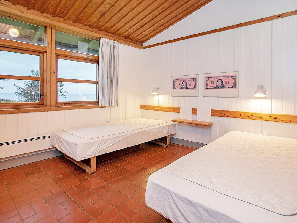 Hotel 6 Person Holiday Home In Gilleleje