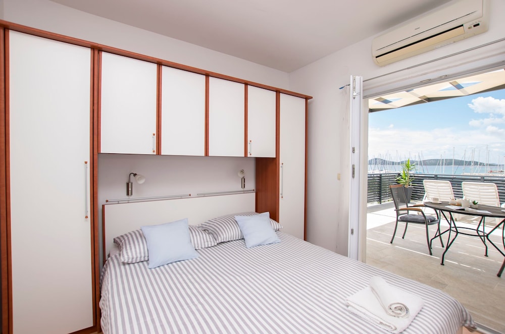 Hotel Apartments And Rooms Mare