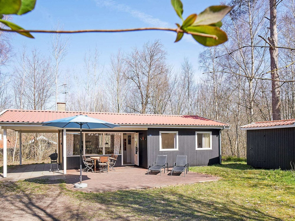 Hotel 4 Person Holiday Home In Aakirkeby