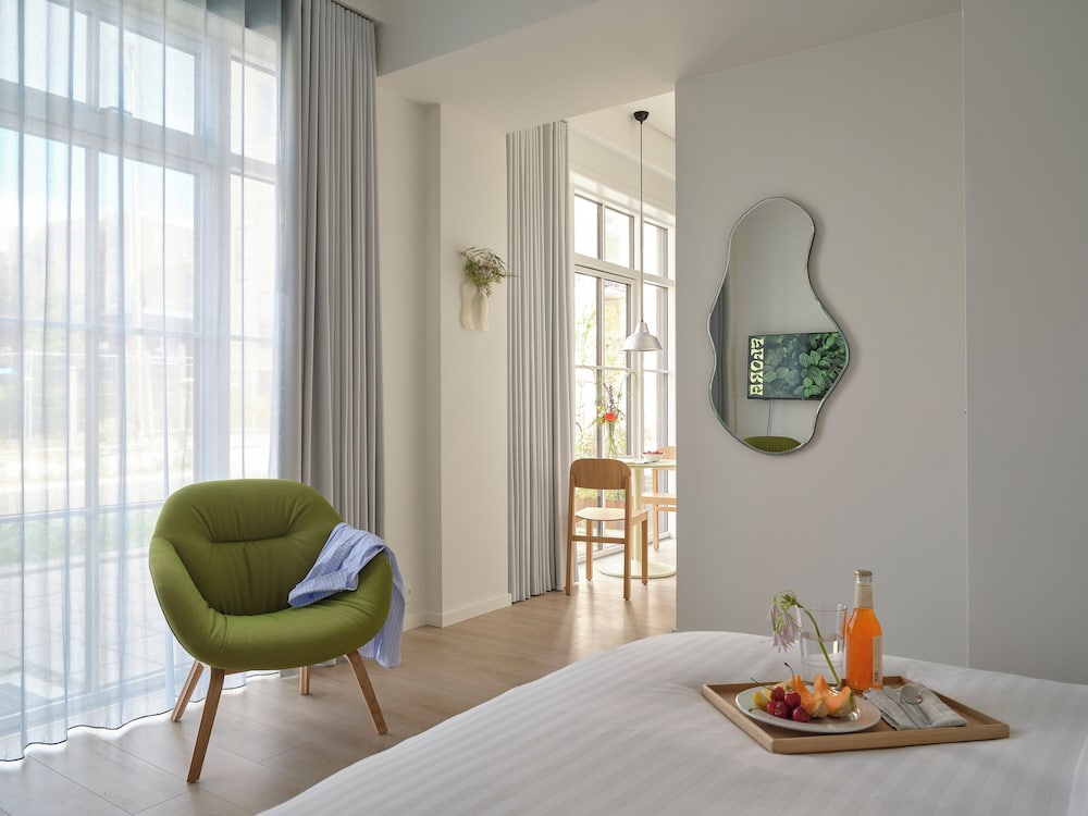 Hotel Flora Apartment Hotel