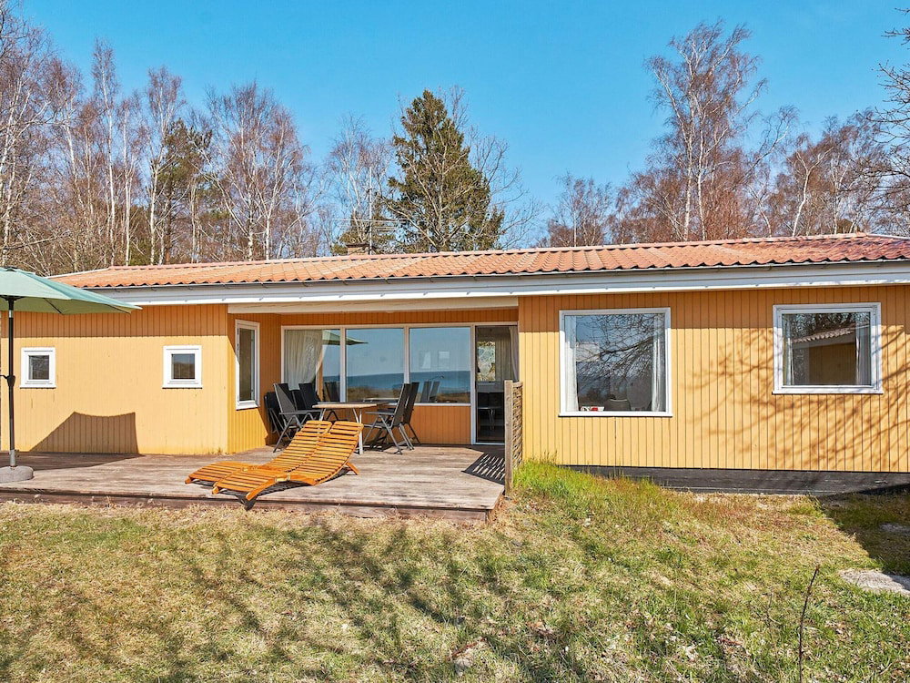 Hotel 6 Person Holiday Home In Aakirkeby