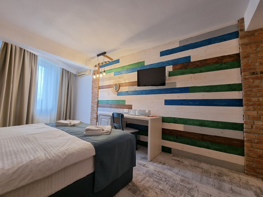 Hotel Sunrise Si Satul Pescaresc