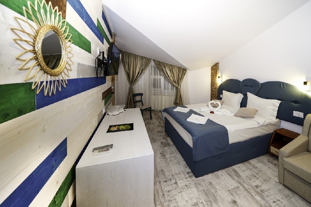 Hotel Sunrise Si Satul Pescaresc