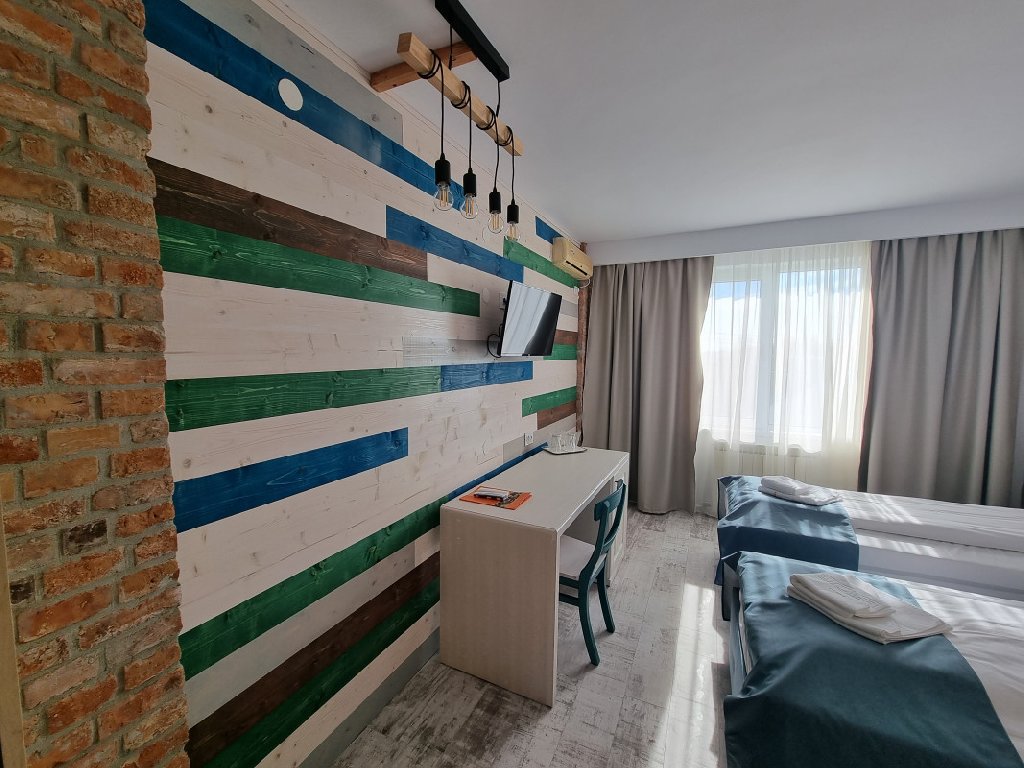 Hotel Sunrise Si Satul Pescaresc
