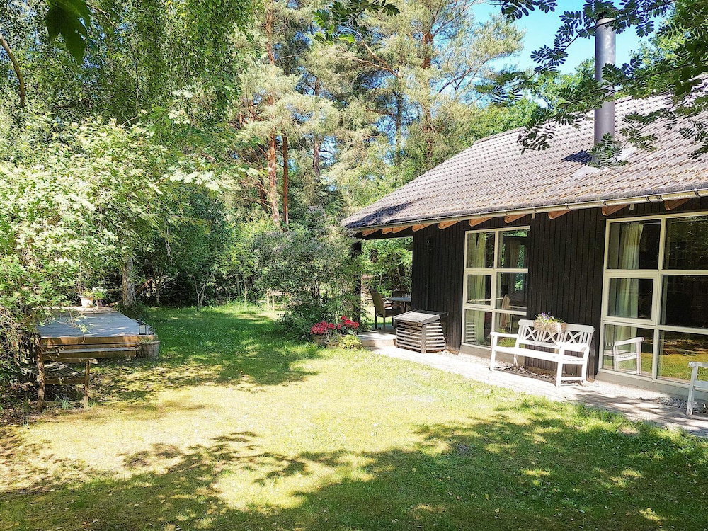 Hotel 5 Star Holiday Home In Frederiksvaerk
