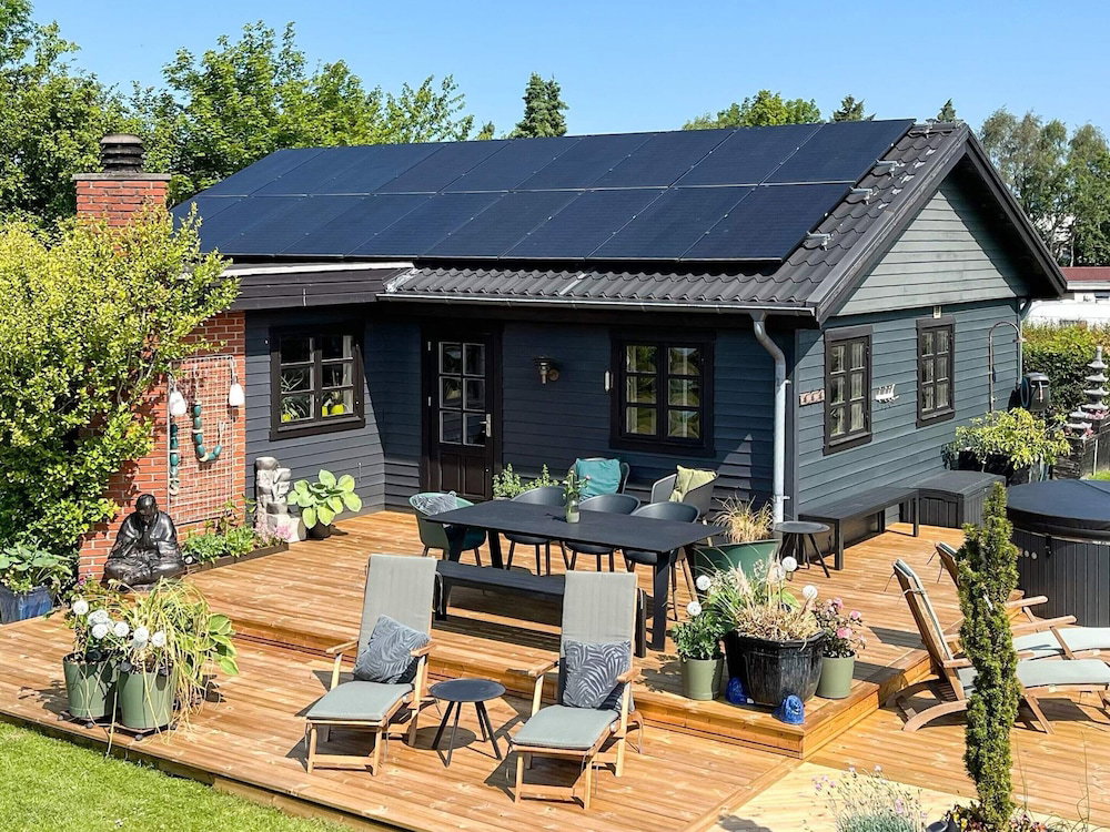 Hotel 8 Person Holiday Home In Gilleleje