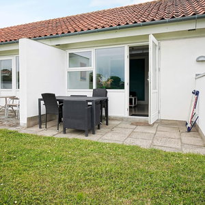 Hotel 4 Star Holiday Home In Allinge cazare Tejn