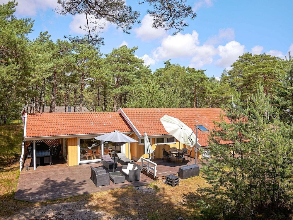 Hotel 8 Person Holiday Home In Nexo-By Traum