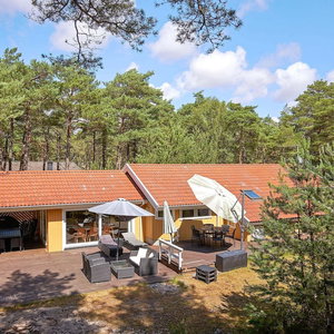 Hotel 8 Person Holiday Home In Nexo-By Traum cazare Nexo