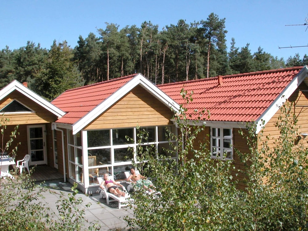 Hotel 5 Star Holiday Home In Aakirkeby