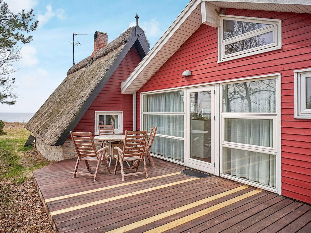 Hotel 4 Star Holiday Home In Aakirkeby