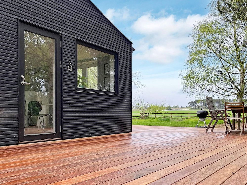 Hotel 6 Person Holiday Home In Gilleleje