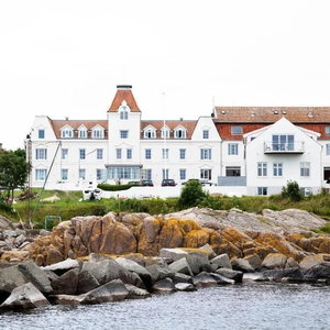 Hotel Strandhotellet Sandvig cazare Tejn