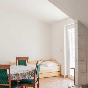 Hotel Villa Clematis cazare Okrug Gornji