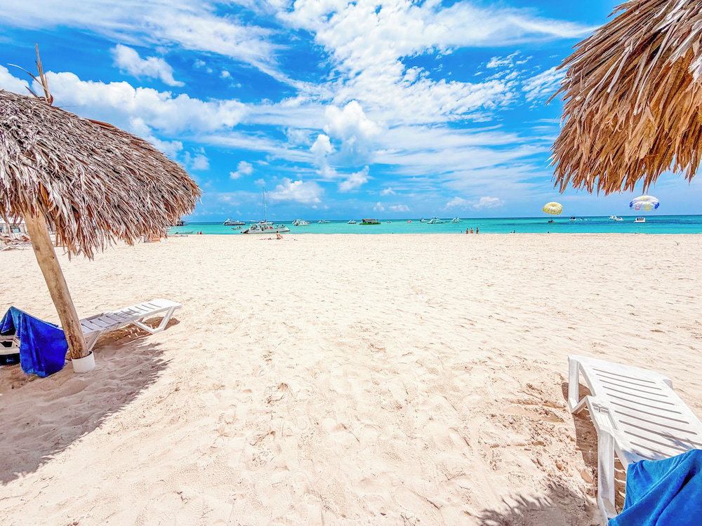 Hotel Caribbean Ocean Breeze Beach Hotel