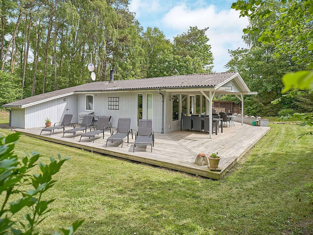 Hotel 6 Person Holiday Home In Nexo