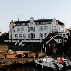 Hotel Hotel Sandvig Havn cazare Tejn