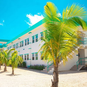 Hotel Best Western Grand Baymen Gardens cazare San Pedro