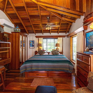 Hotel Blue Tang Inn cazare San Pedro