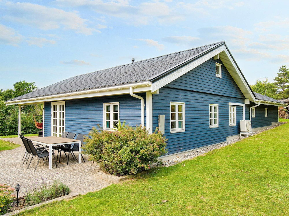 Hotel 9 Person Holiday Home In Jaegerspris-By Traum