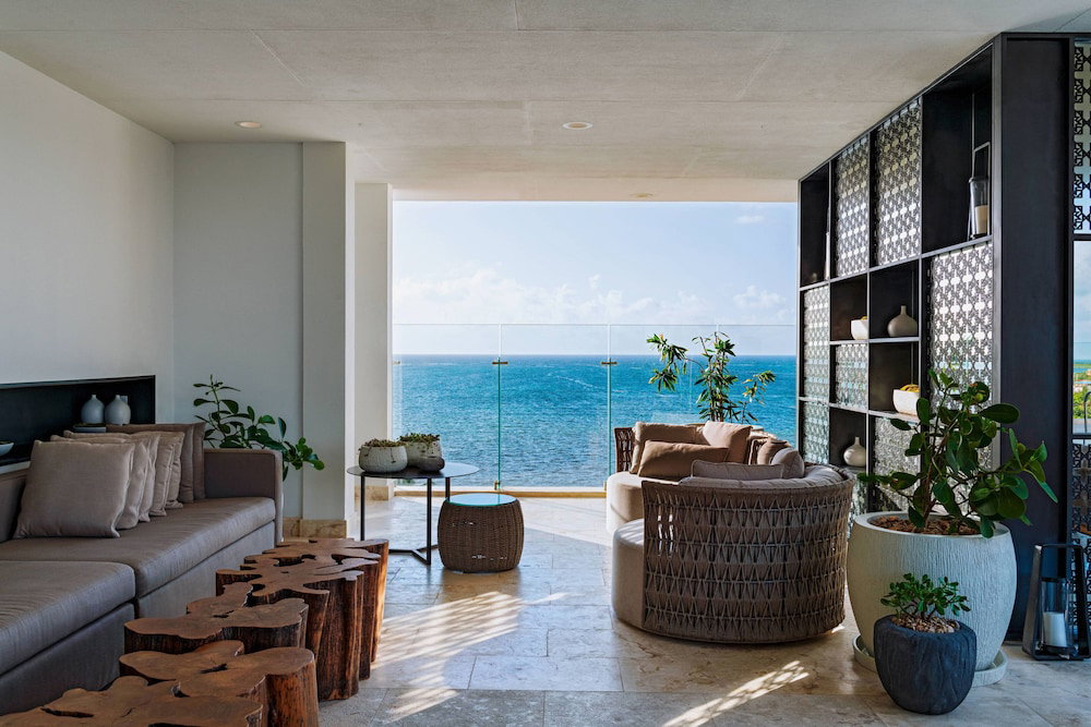 Alaia Belize, Autograph Collection