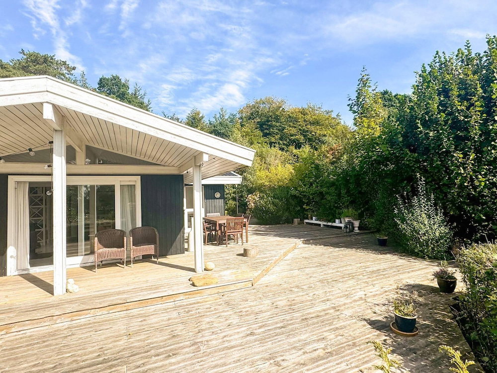 Hotel Splendid Holiday Home In Dronningmolle Near Beach