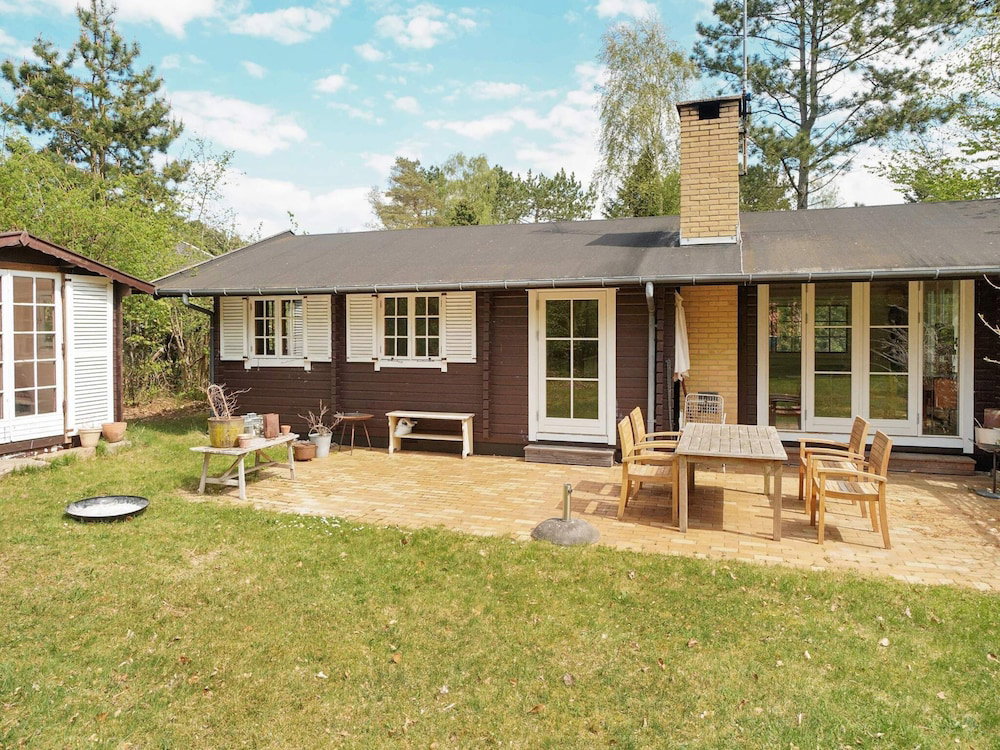 Hotel 5 Person Holiday Home In Vejby