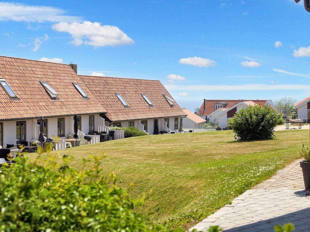 Hotel 5 Person Holiday Park Home In Gudhjem