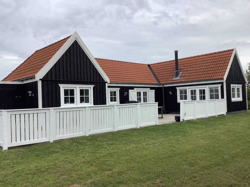 Hotel 4 Star Holiday Home In Vejby