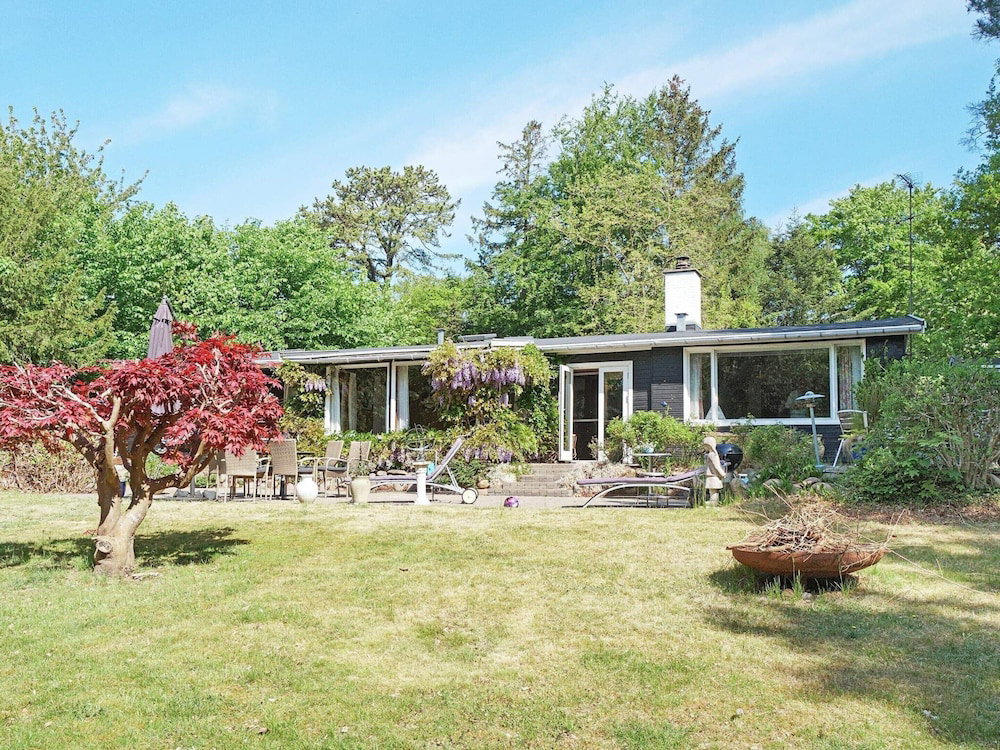 Hotel 6 Person Holiday Home In Vejby