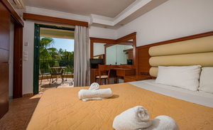 Hotel Caretta Beach Holiday Village cazare Kalamakion