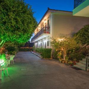 Hotel Tota Studios cazare Tsilivi