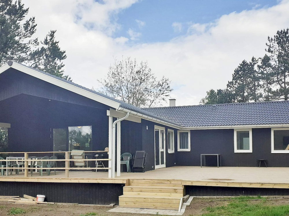 Hotel 9 Person Holiday Home In Skibby