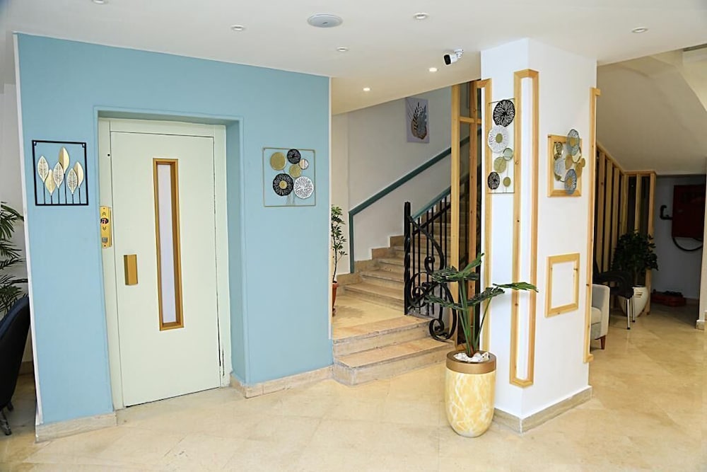 Lamera Hotel.