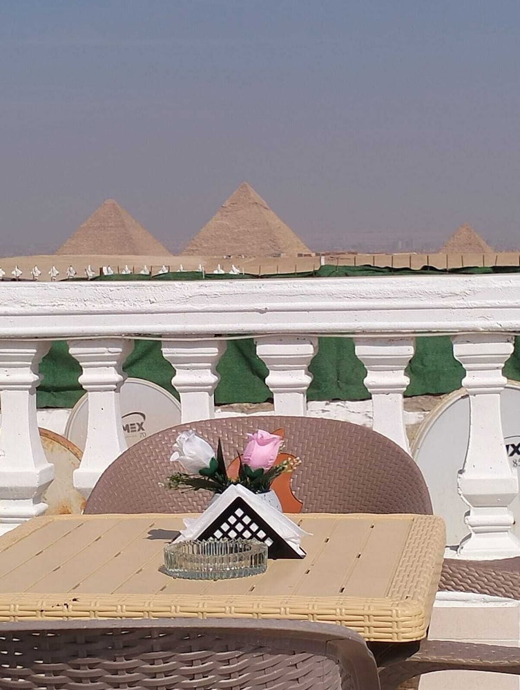 Hotel Pyramids High View Inn