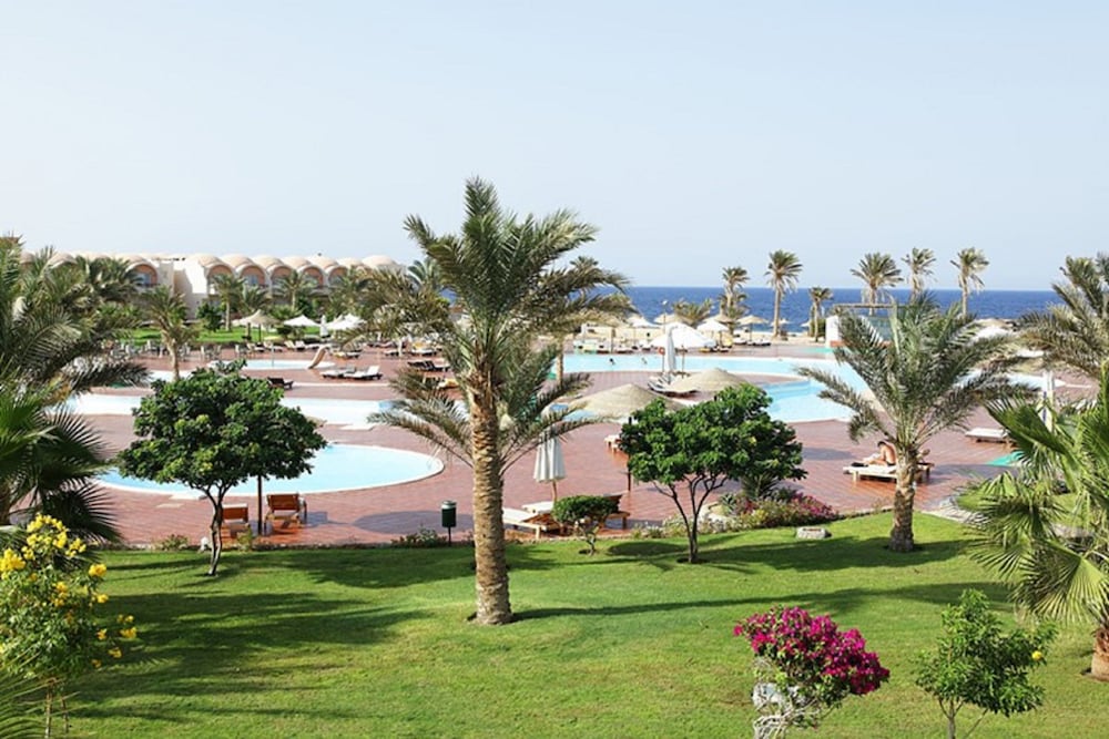 Hotel Three Corners Sea Beach Resort