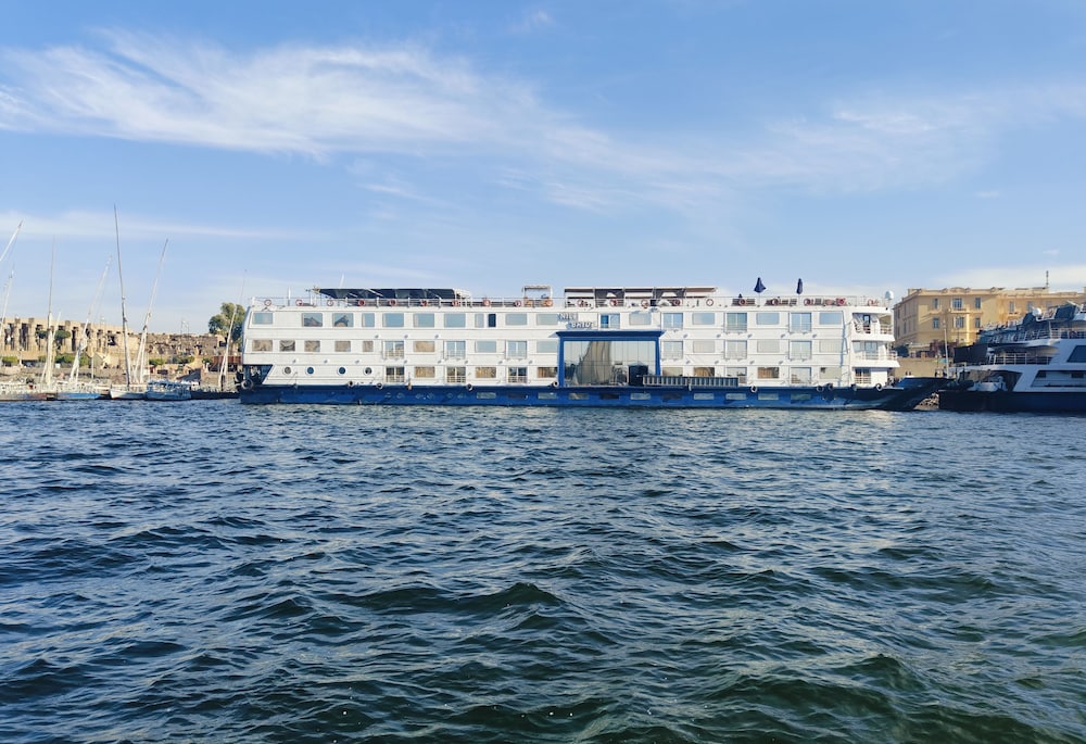Hotel Nile Bride