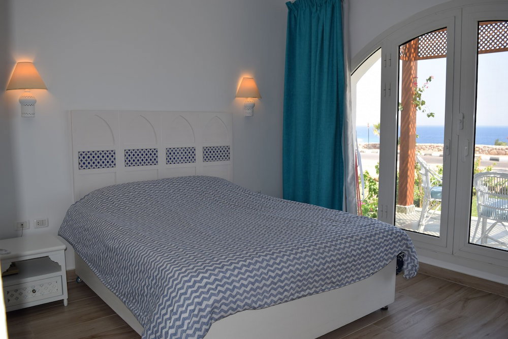 Domina Coral Bay Vacation House