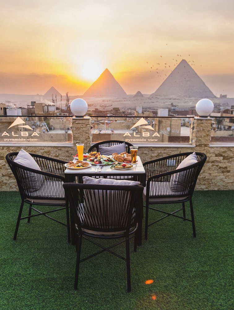 Hotel Alba Pyramids View Inn