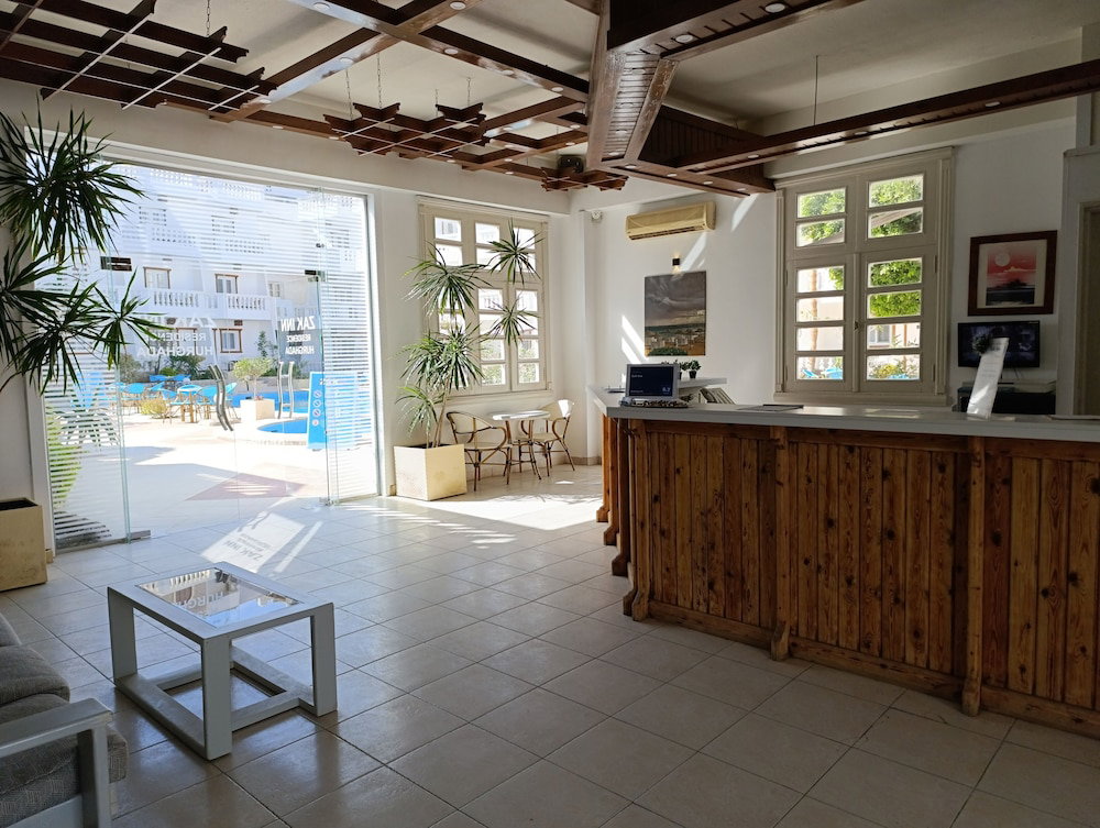 Zak Inn Residence